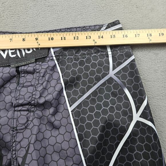 Venum Boxing Shorts Mens Medium Spider 2.0 Fightshorts Fighting Mui Tai - Picture 3 of 9